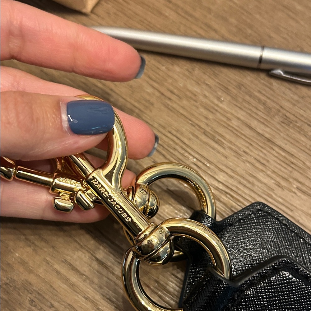 Marc Jacobs Cream and Gold Snapshot Bag - Picture 7 of 9